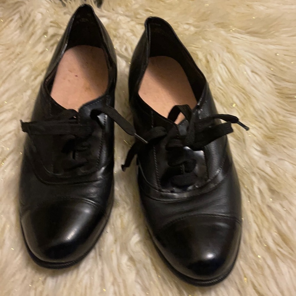 Black  Munro flats loafer like shoe